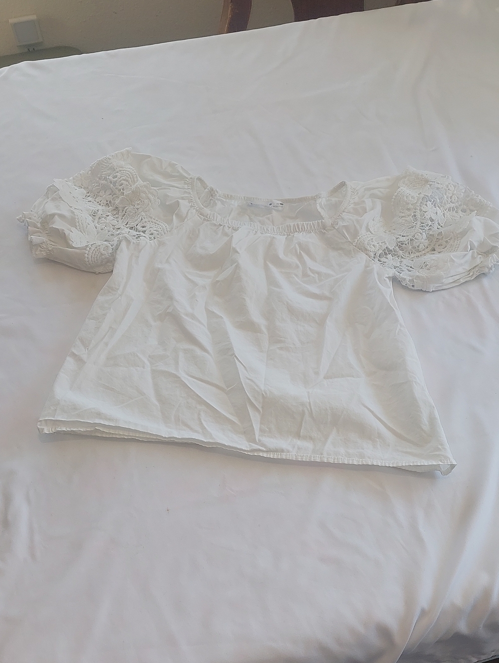 Zara White Puff-Sleeve Lace Blouse.Childrens Size 10